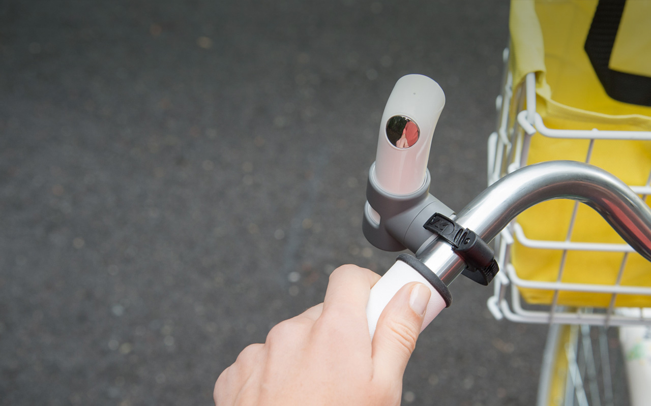 HTC RE